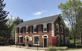 Forks of The Credit Inn